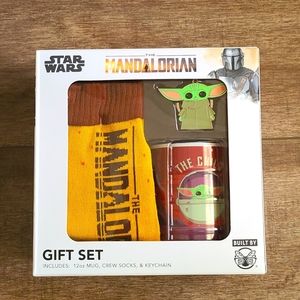 Mandalorian Gift Set Mug, Keychain & pair Socks from Star Wars Disney